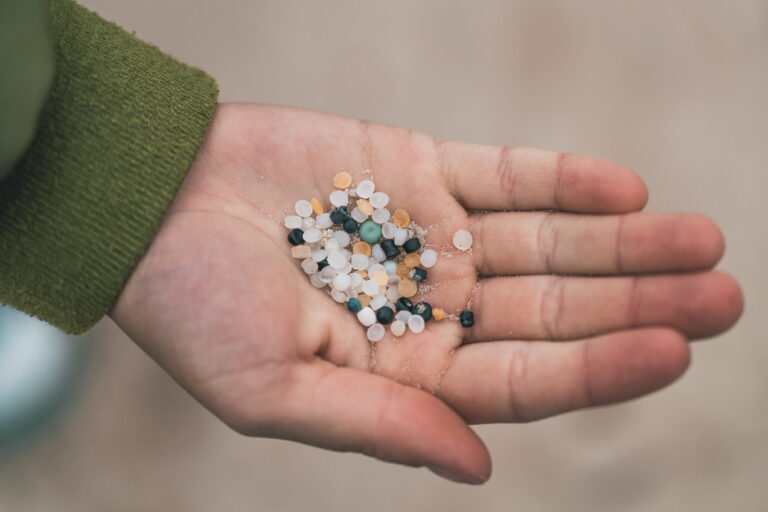 billede af plast pellets